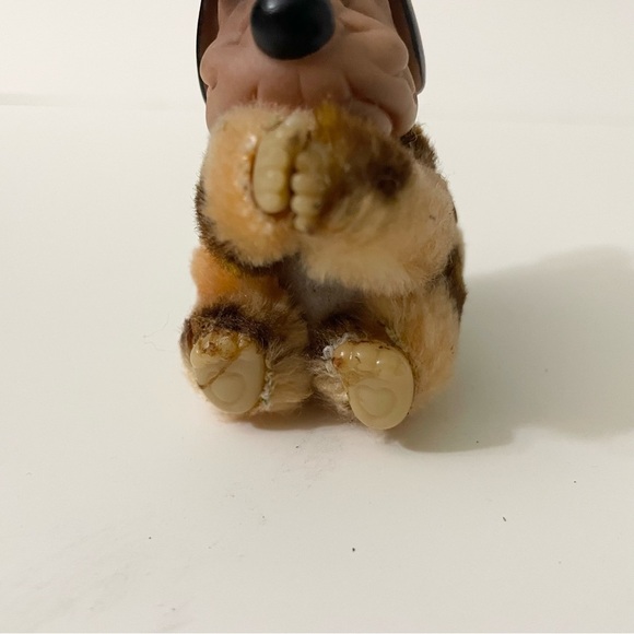 Vintage Wrinkles Hound Hugger Dog Plush Doll - Picture 5 of 16